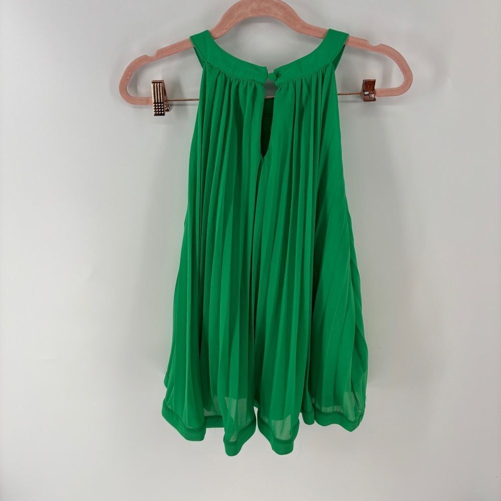 THML Kelly Green Pleated halter sleeveless Blouse work wear women’s m - Picture 5 of 5